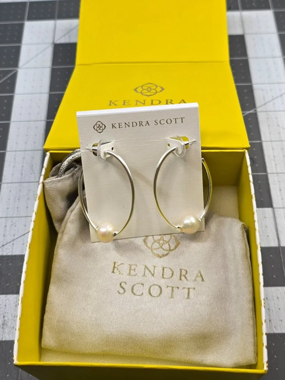 Kendra Scott Regina Hoop Earrings